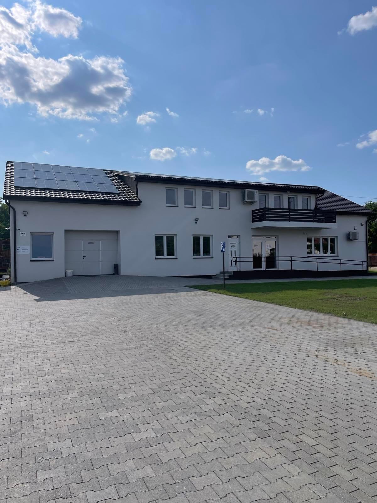 BE-LI VAS Kft. Facebook ad: Bádogos szaküzlet, mintabolt.