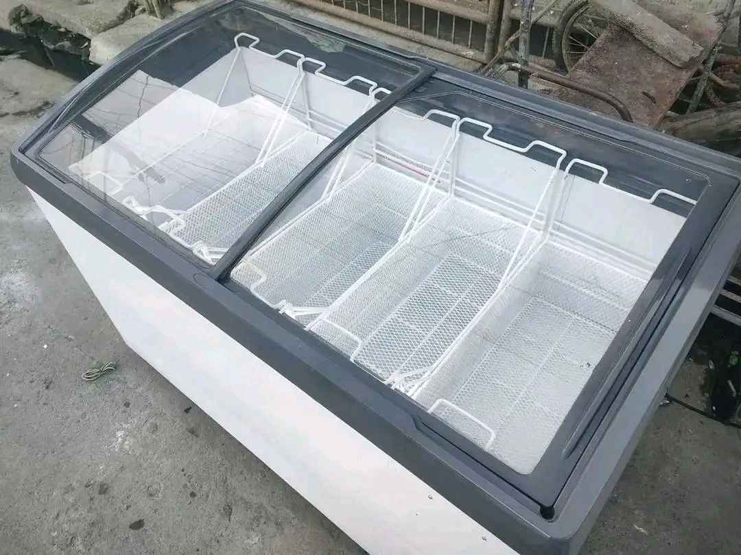 Smith Smith Facebook ad: TOP GLASS FREEZER