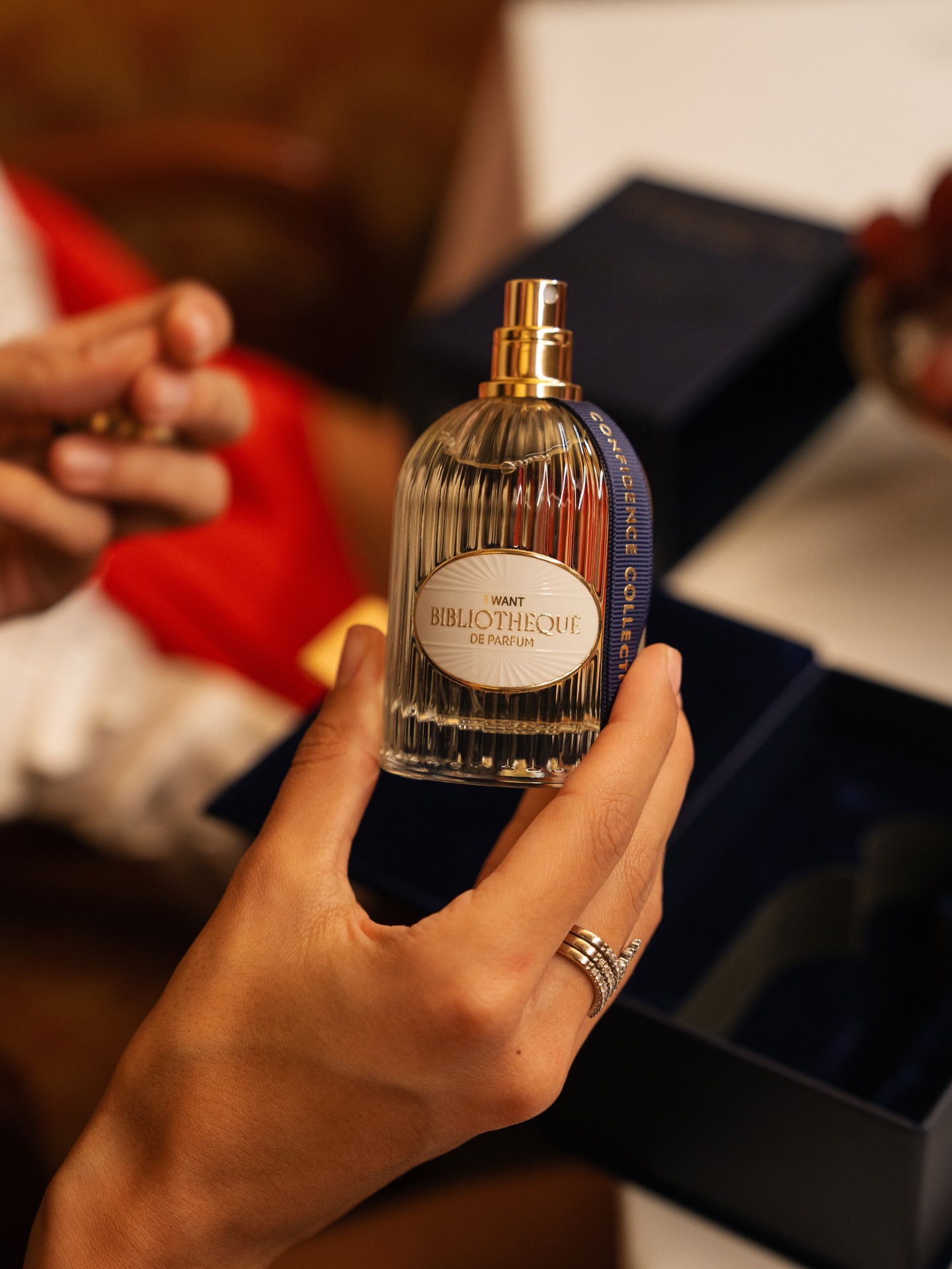 Bibliotheque_de_Parfum - niche perfumery brand Facebook ad: Аромат чистої спокуси - I Want від Bibliotheque…
