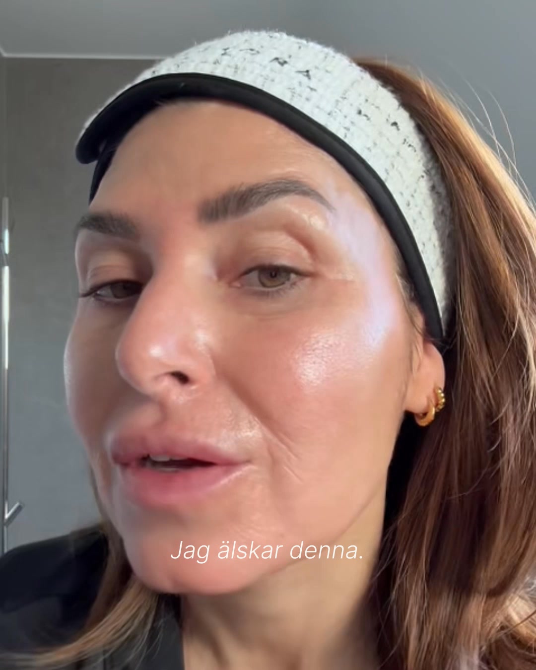 Bagliora Facebook ad: Äntligen en primer som faktiskt vårdar