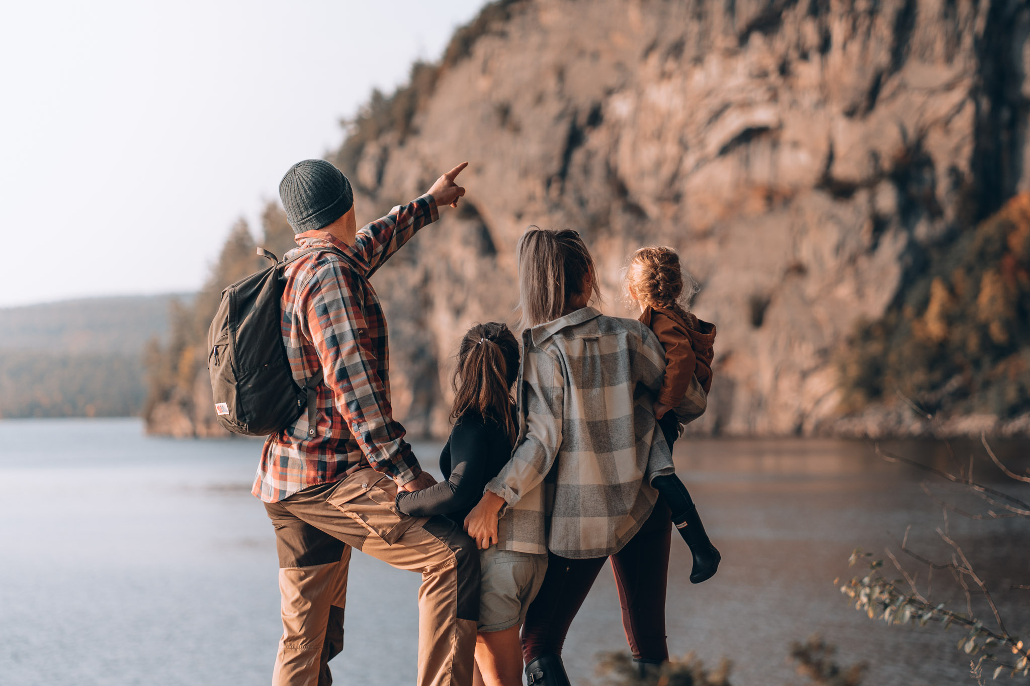 Tourisme Outaouais Facebook ad: A memorable hike on the @Rocher-à-l’Oiseau trail