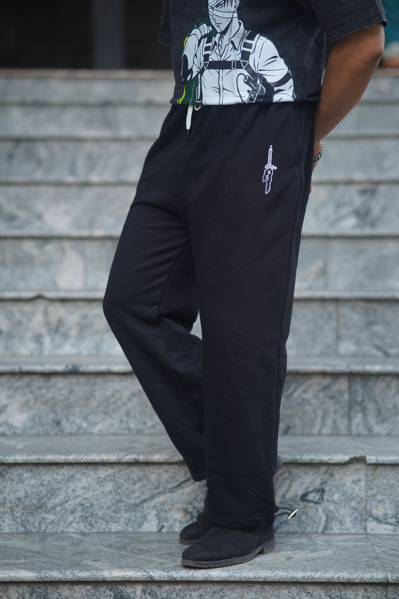 Vaivene Facebook ad: Toji Anime Baggy Sweatpants Are Here!