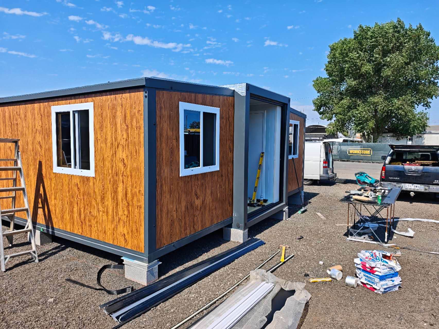 Peixiao He Facebook ad: 20FT Expandable Container Home, Steel Cladding Model…