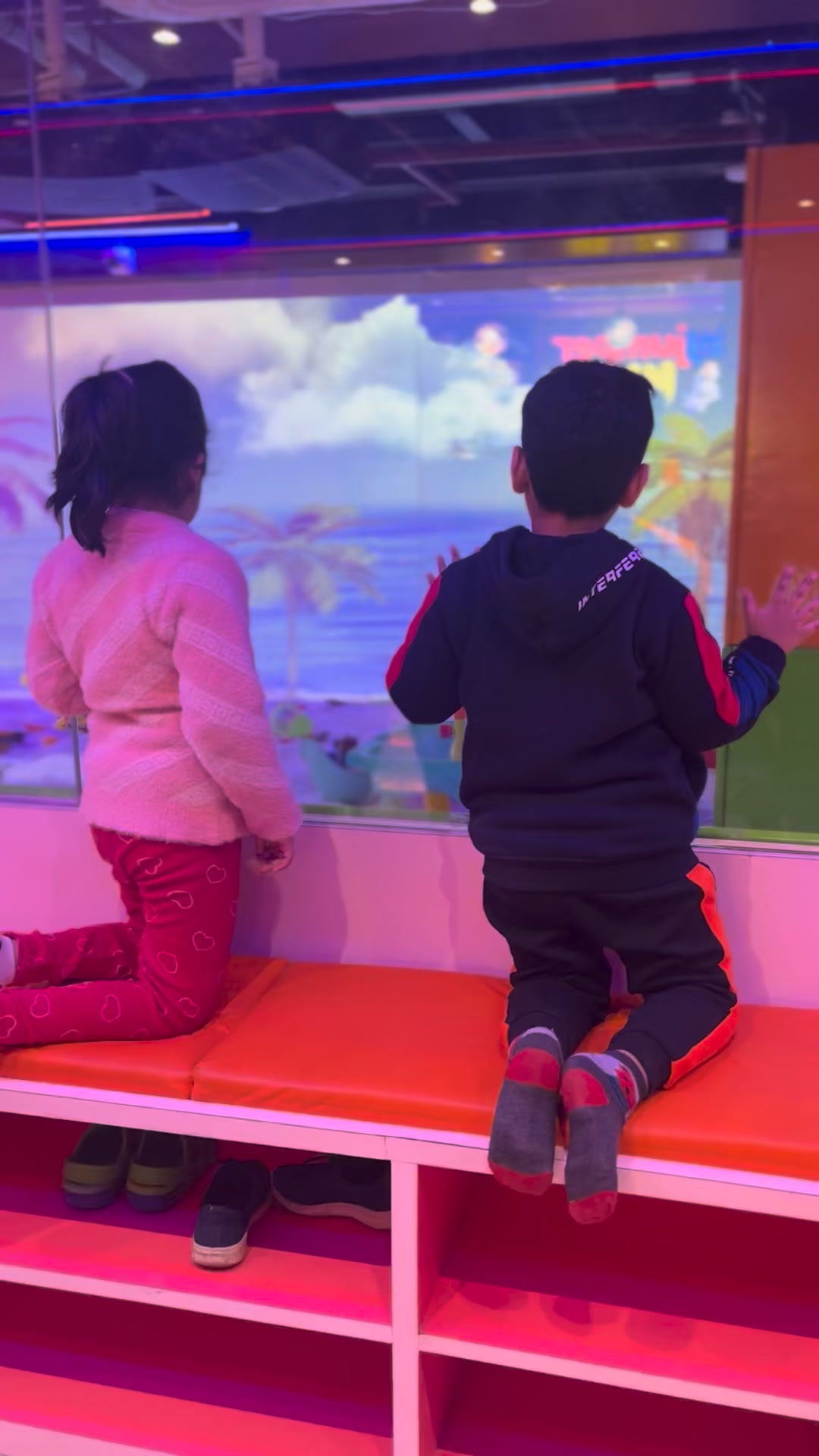SkyJumper Trampoline Park Facebook ad: Less Screen Time, More Sandpit Fun