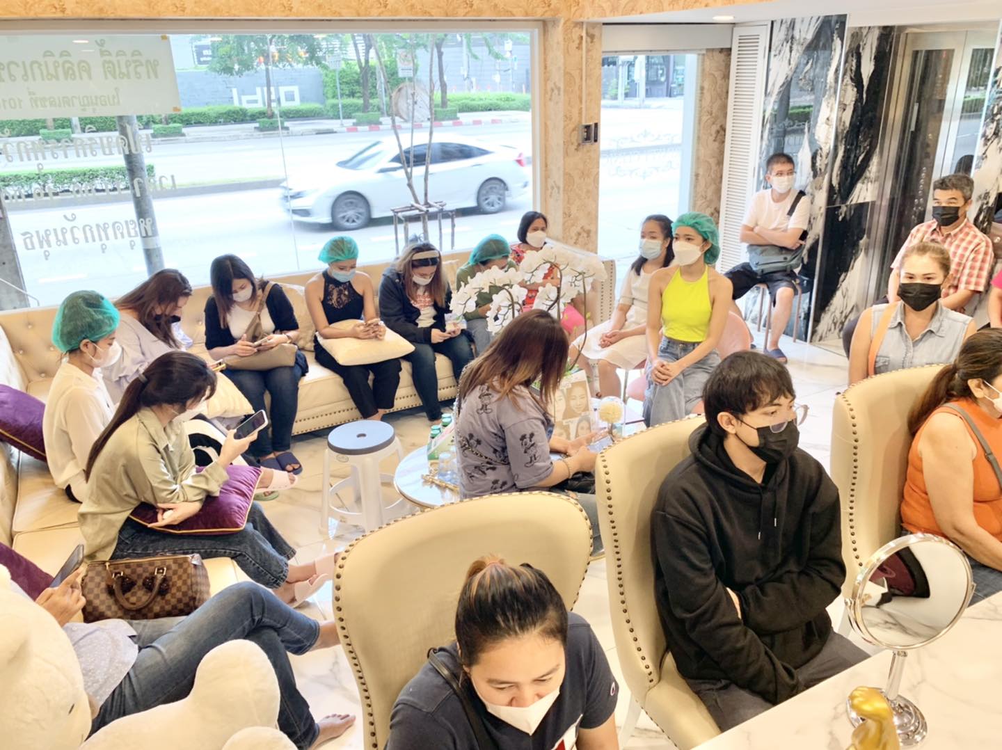 Trinity Clinic ทรินิตี้ คลินิก เสริมจมูก เสริมคาง Facebook ad