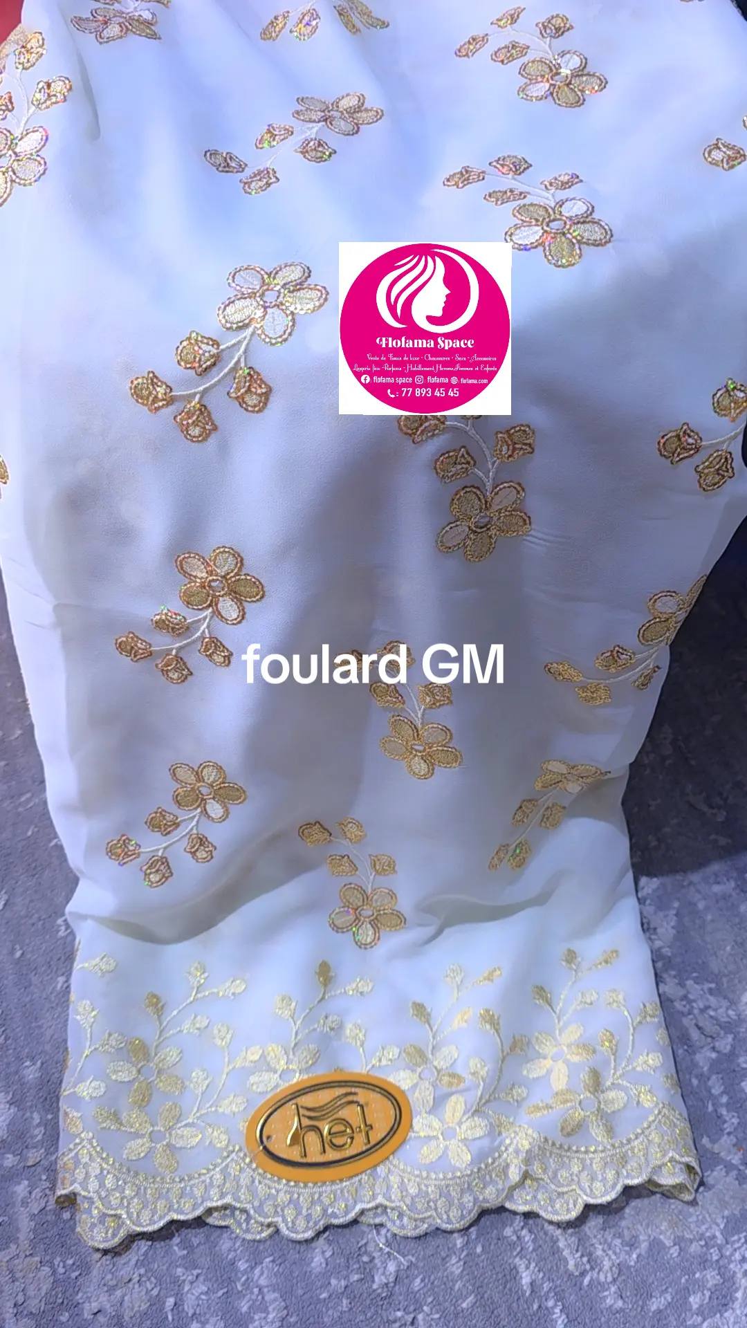Flofama Space Facebook ad: Foulards het GM
