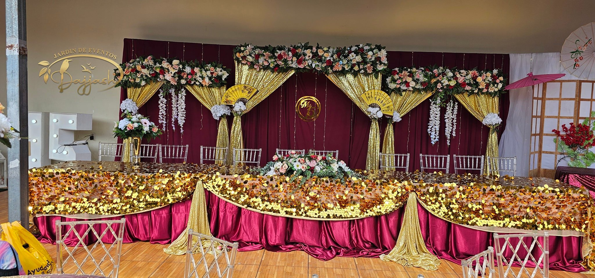 Decoraciones Artísticas Ashley Facebook ad: ¡Hacemos de cada momento un recuerdo inolvidable!