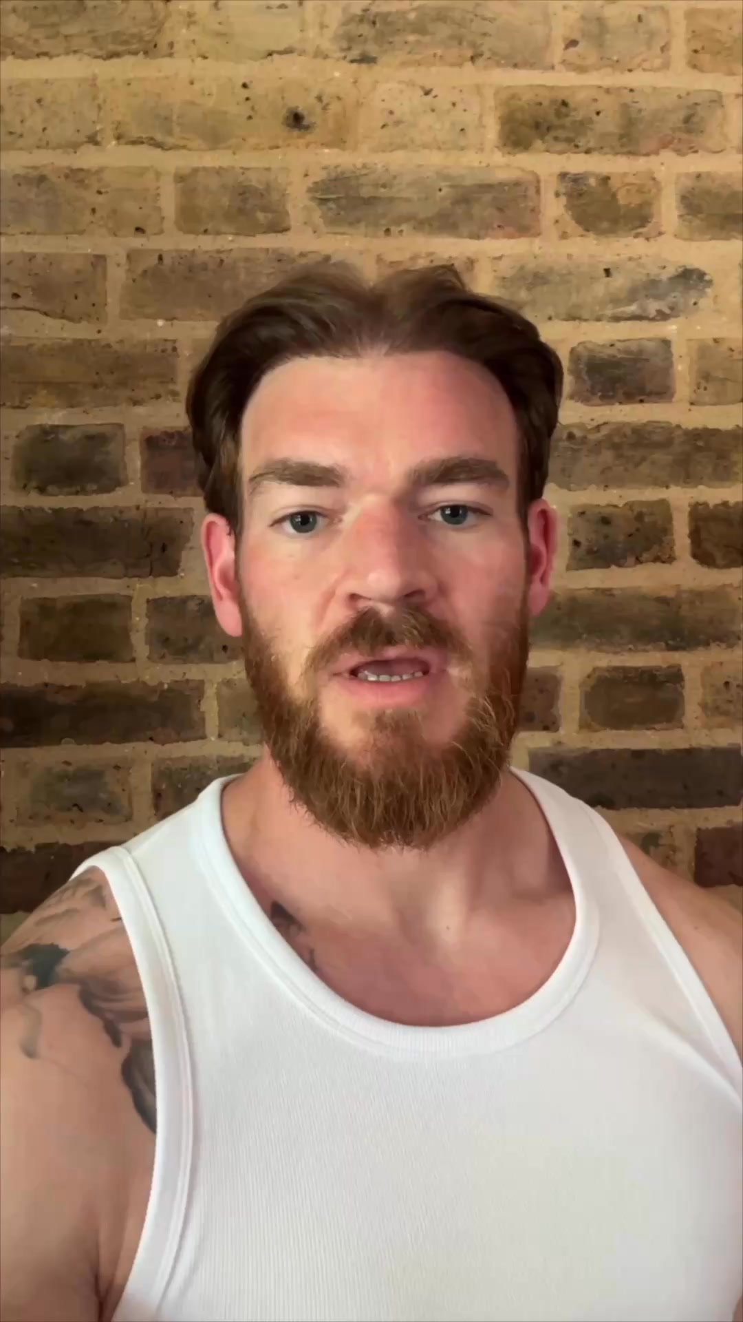 1FIT Facebook ad: Online coaches: Your service is damaging your reputation