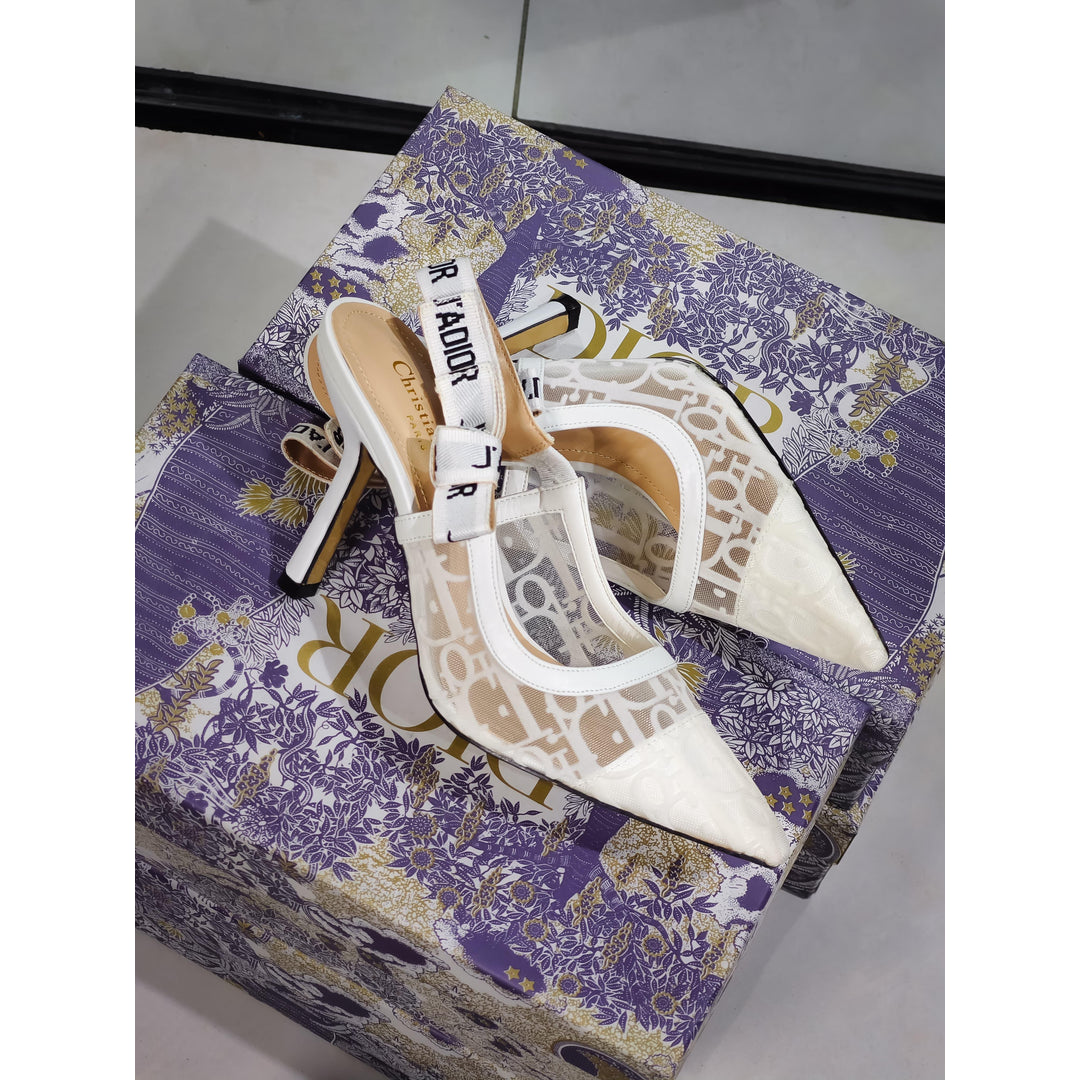 Queen Shop Facebook ad: 25% OFF Everything on cashout