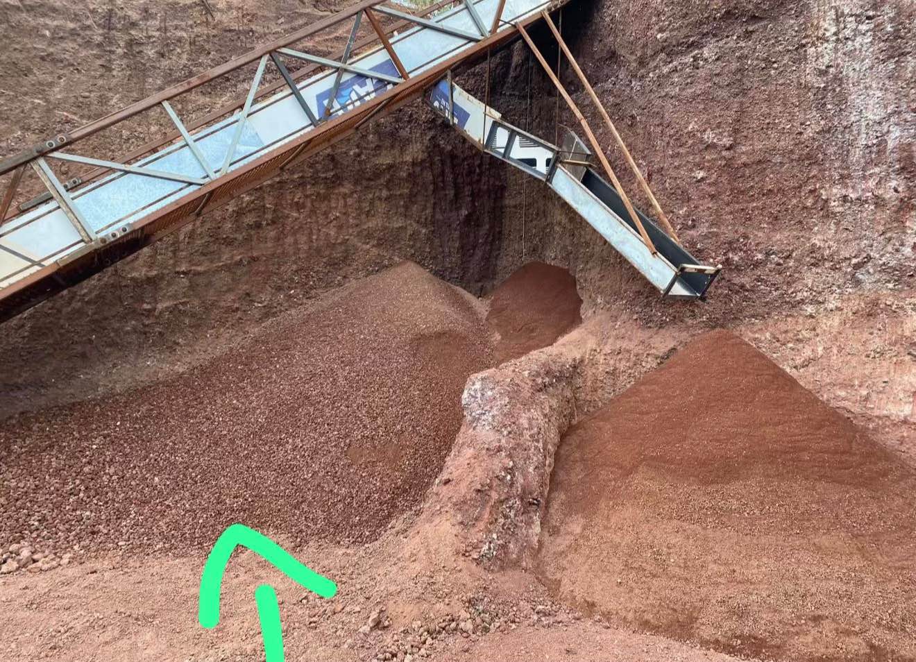Alexis Falcon Facebook ad: Tezontle rojo cribado
