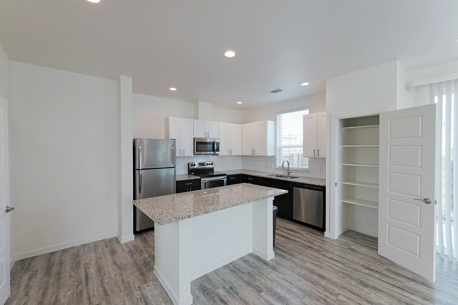 Apartment Management Professionals Facebook ad: Austin Apartments