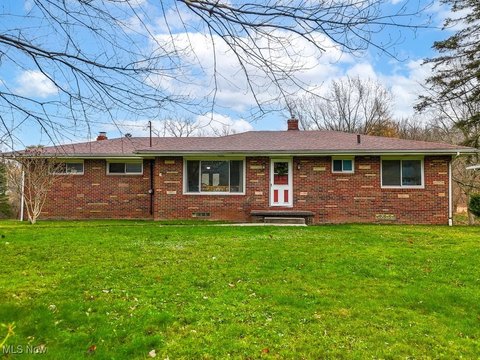 Janet Dauber, Keller Williams Chervenic Realty, KENT OH Facebook ad