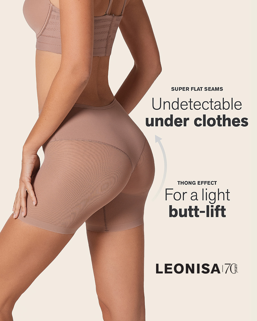 Leonisa Facebook ad: Your curves.only better!