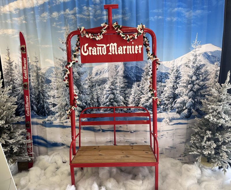 Colorado Ski Furniture Facebook ad: APRÈS Anywhere!