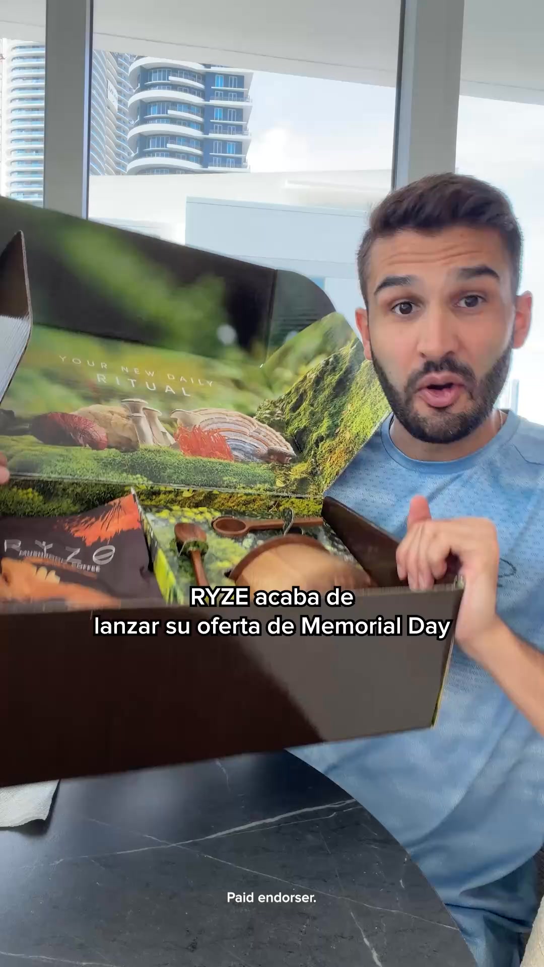 RYZE Superfoods Facebook ad: Pruebalo ahora!
