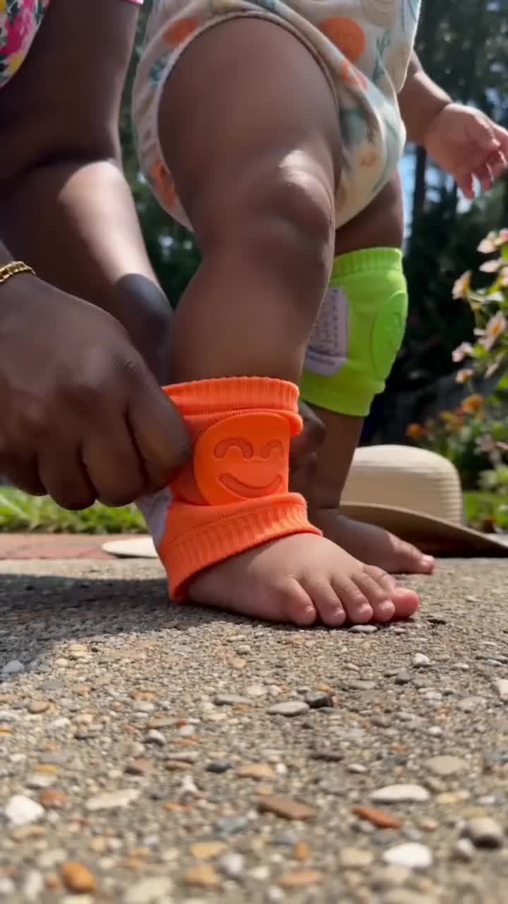 Instantliy Facebook ad: Baby Anti-slip Crawling Knee Pads