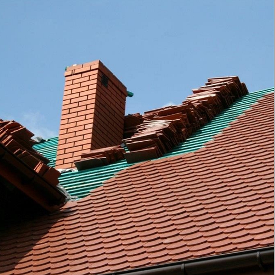 Romford Recorder Facebook ad: S R Roofers