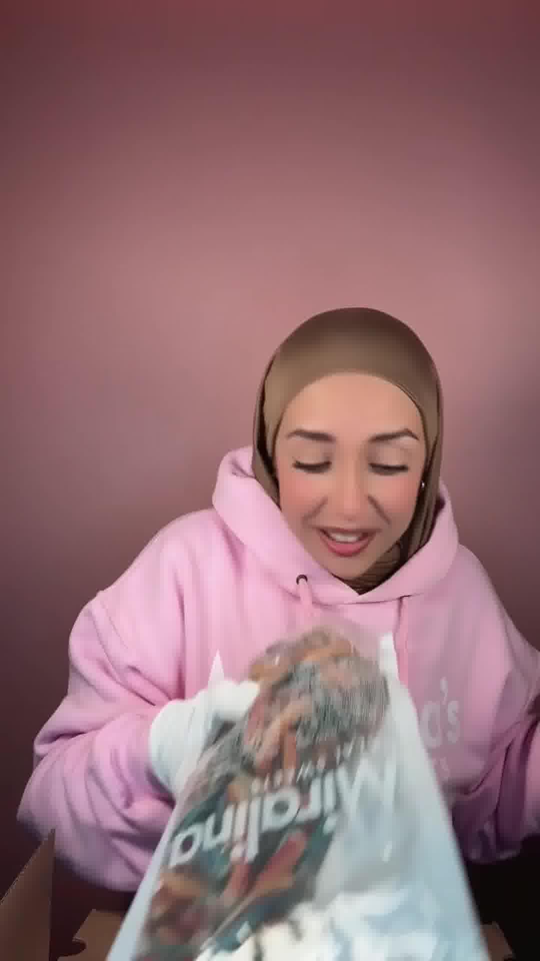 Miralina's Halal Sweets Facebook ad: Entdecke unsere große Auswahl an Halal-Süßwaren