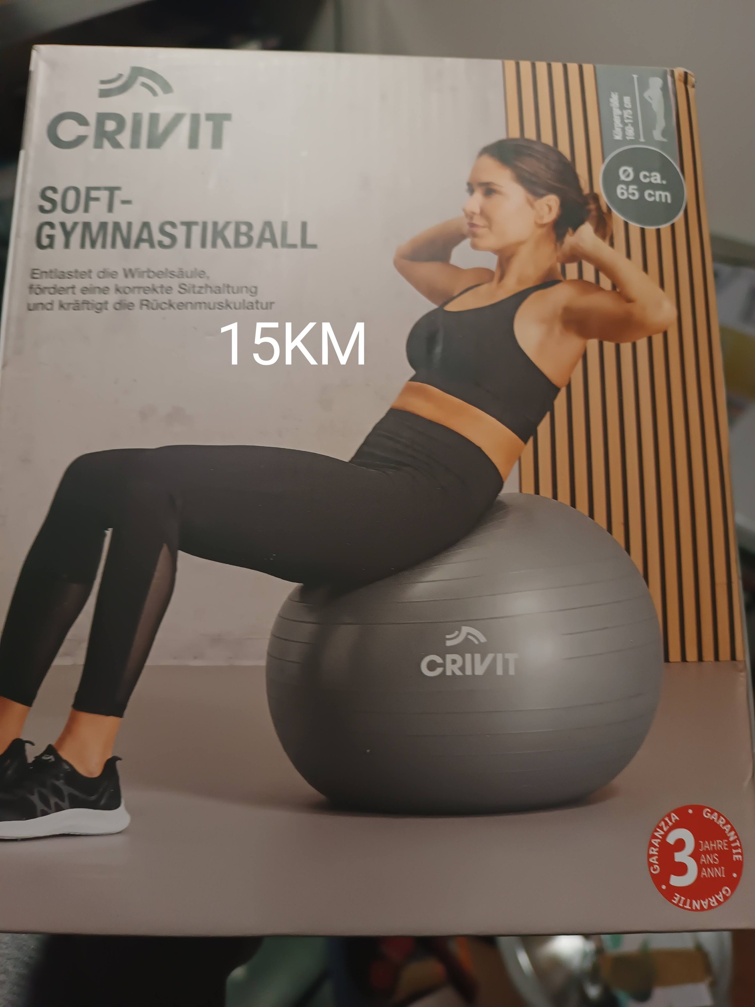 Njemačka roba Sabina Tuzla Facebook ad: Cijena i opis ispod svake fotografije.