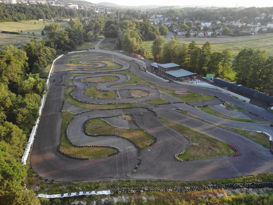 Motorsport Aréna Hořovice Facebook ad: Nejdelší venkovní trať v ČR