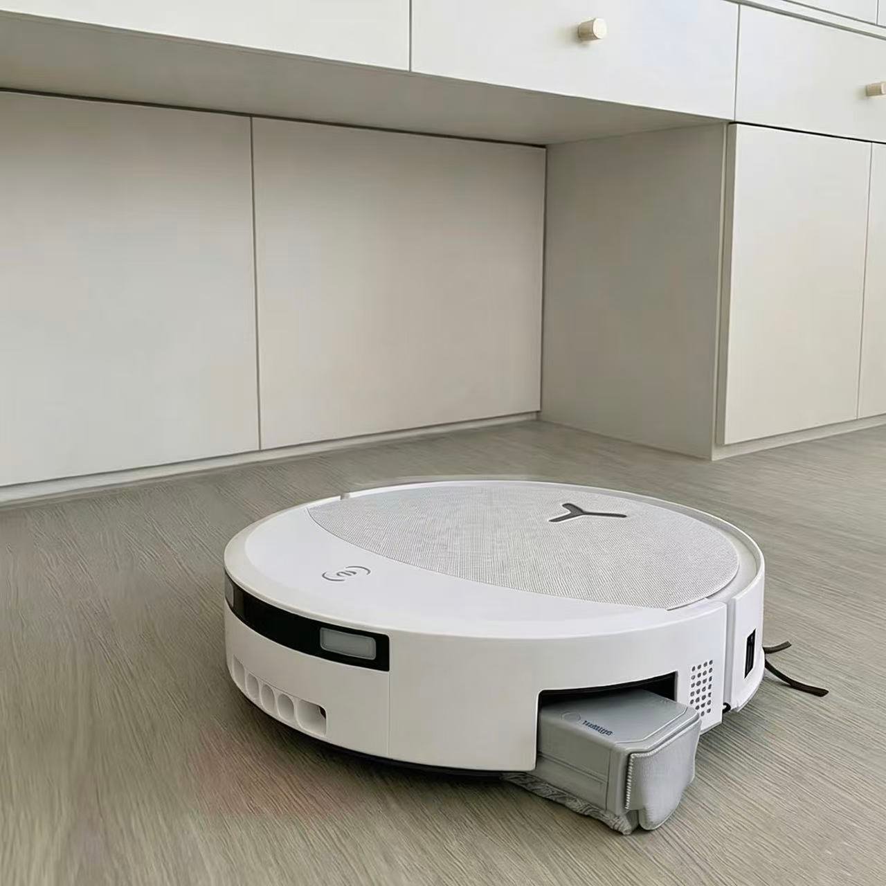 ECOVACS ROBOTICS Facebook ad