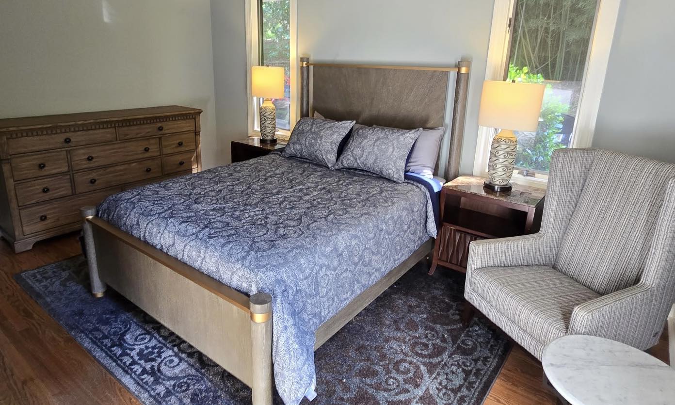 Cash Liquidations, Inc. Facebook ad: From luxury resorts to beautiful homes!
