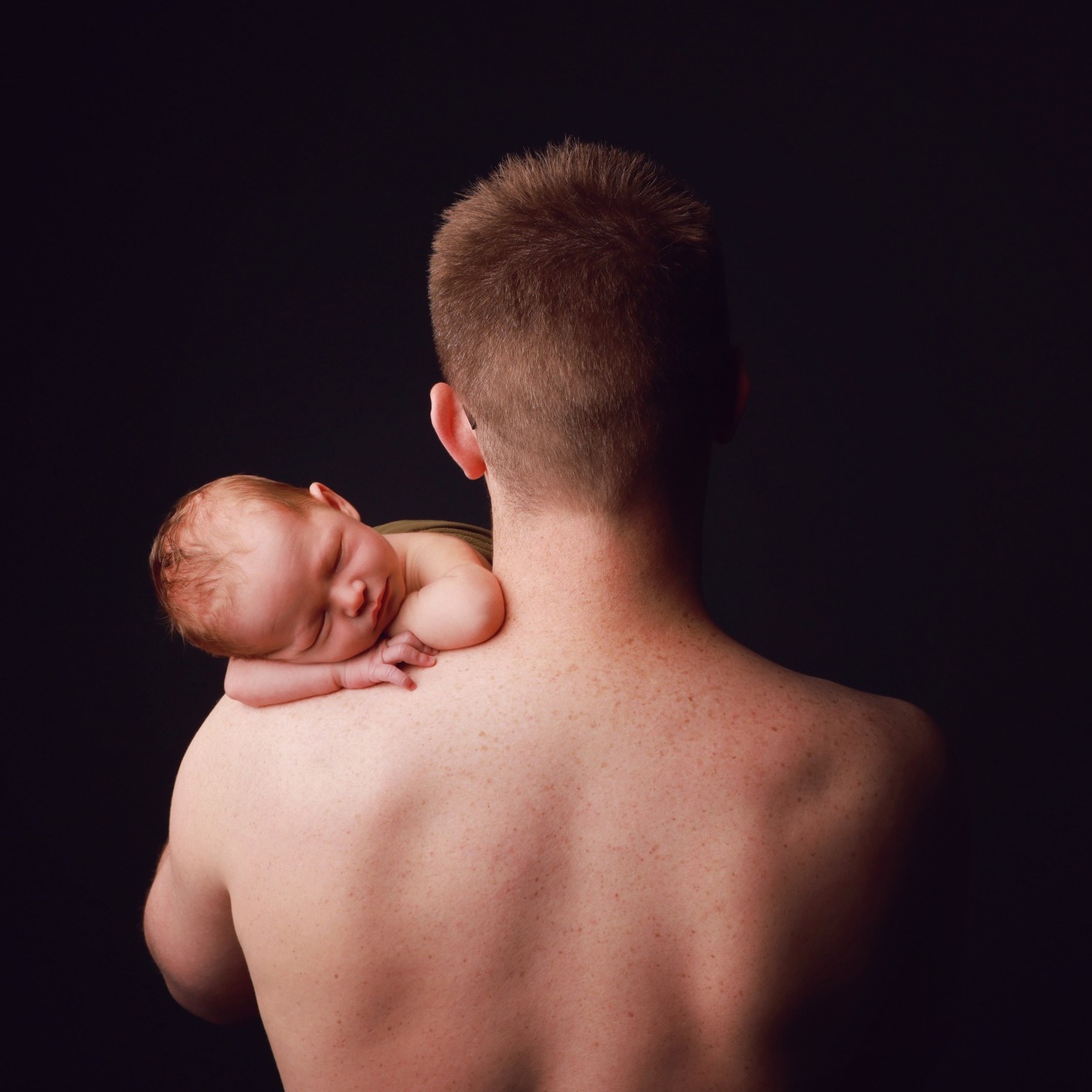Good Life Portraits Facebook ad: Calling 10 Expecting & New Mums!