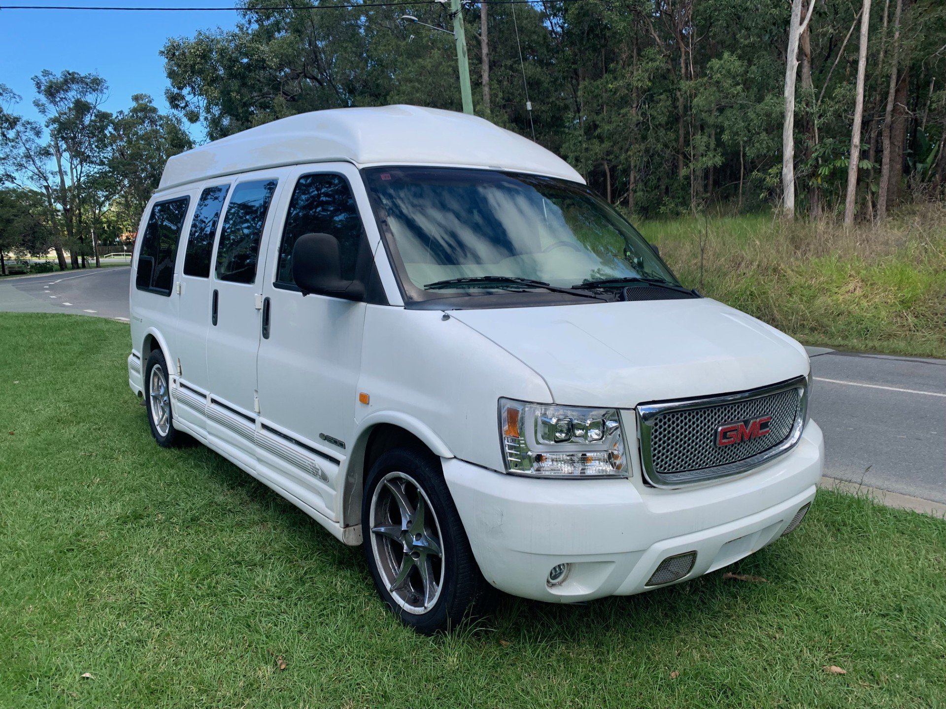 Dion Puggioni Facebook ad: 2000 Chevrolet express starcraft camper van
