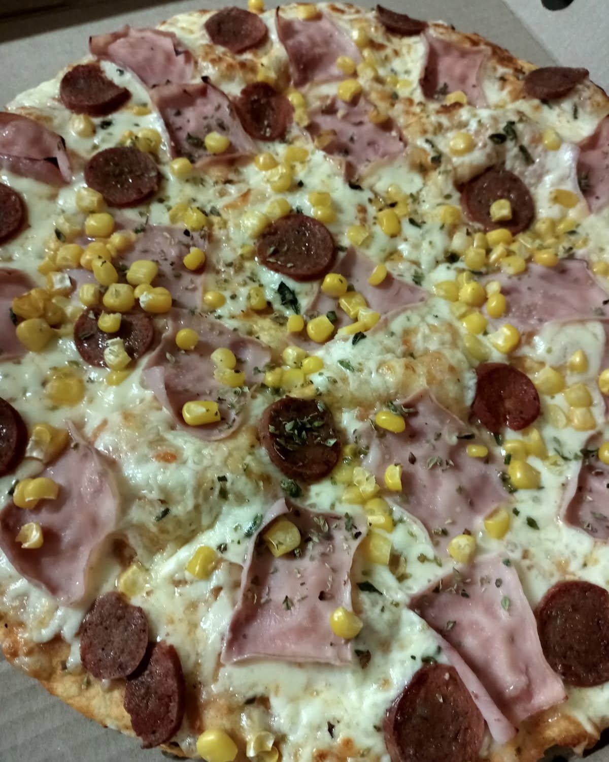 Emanuel Gomez Facebook ad: 4 Pizzas Familiares por 20mil
