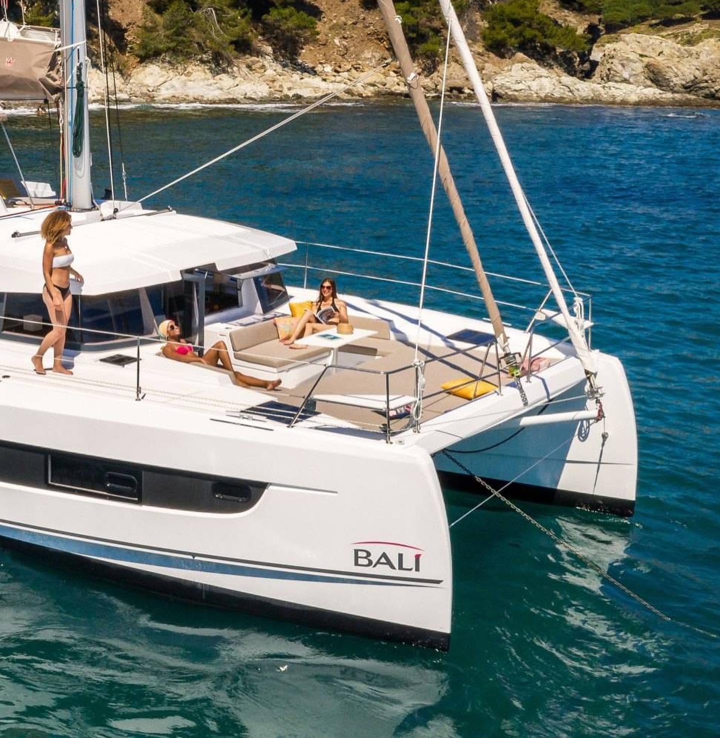 Optimal-YACHT-Charter.com Facebook ad: Разгледахте ли нашите яхти?