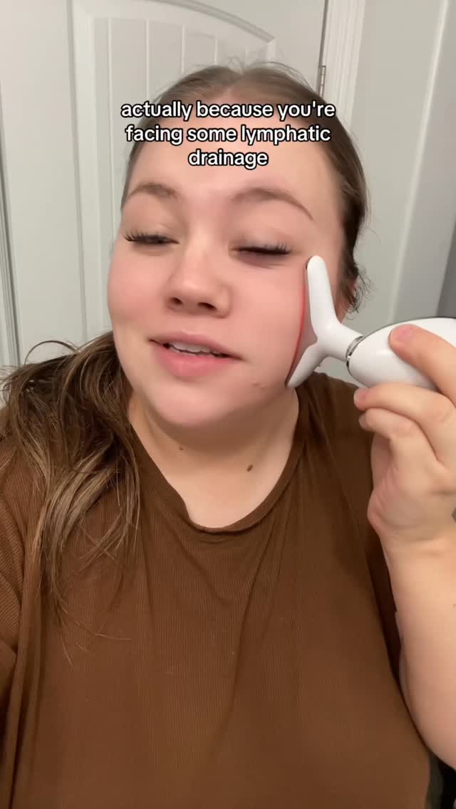 Soluna SKIN Facebook ad: The face massager