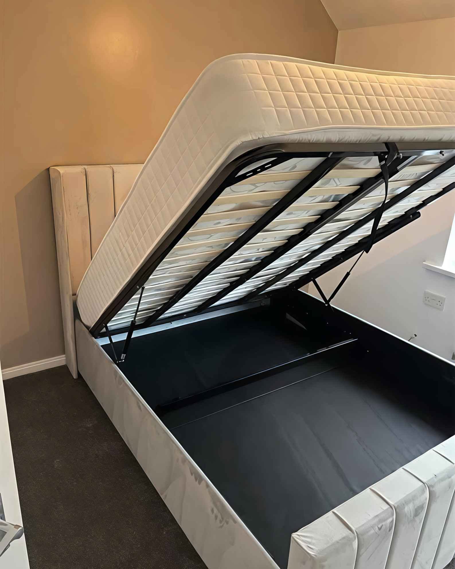 Harrison Fletcher Facebook ad: Double & King Size Size Ottoman Gas-Lift Storage Bed Frame…