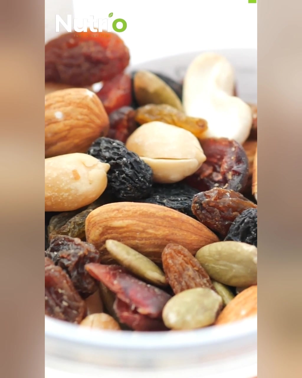 Nutrio Facebook ad: Protein-Packed Oats & Nuts for Daily Nutrition, Nutrio