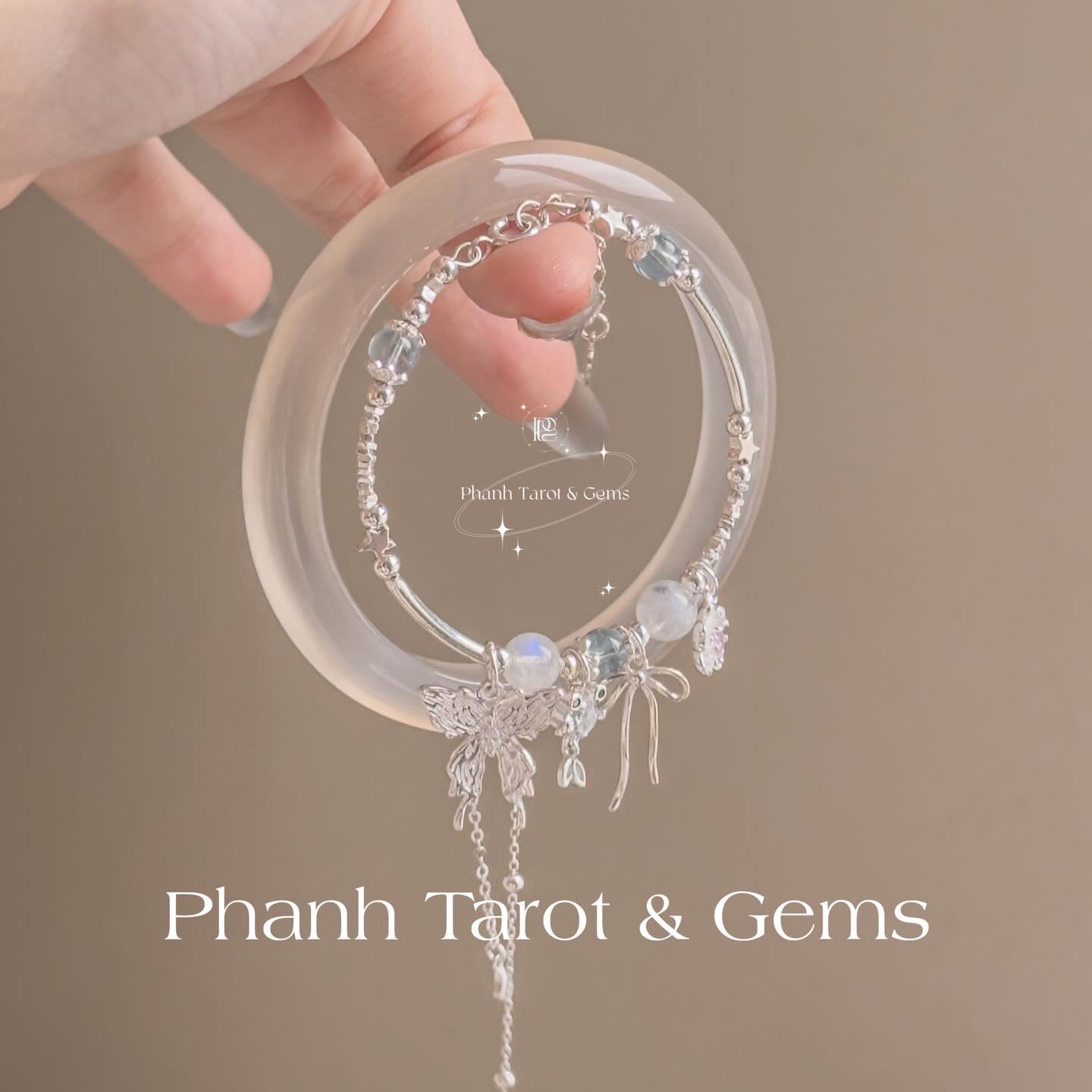 Phanh Tarot & Gems 2 Facebook ad
