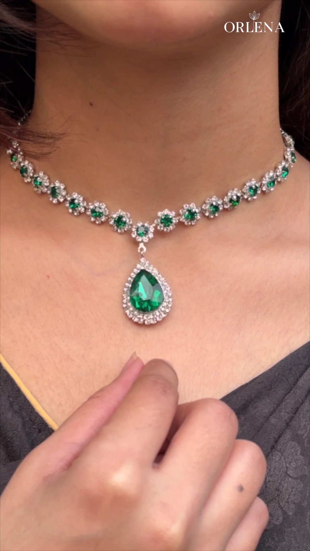 Orlena Facebook ad: Valentine’s Day Necklaces She’ll Love