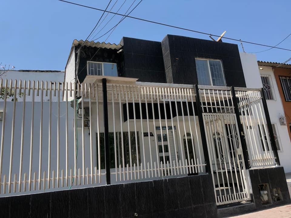 Luis Carlos Mellado Vargas Facebook ad: Se vende casa de dos pisos