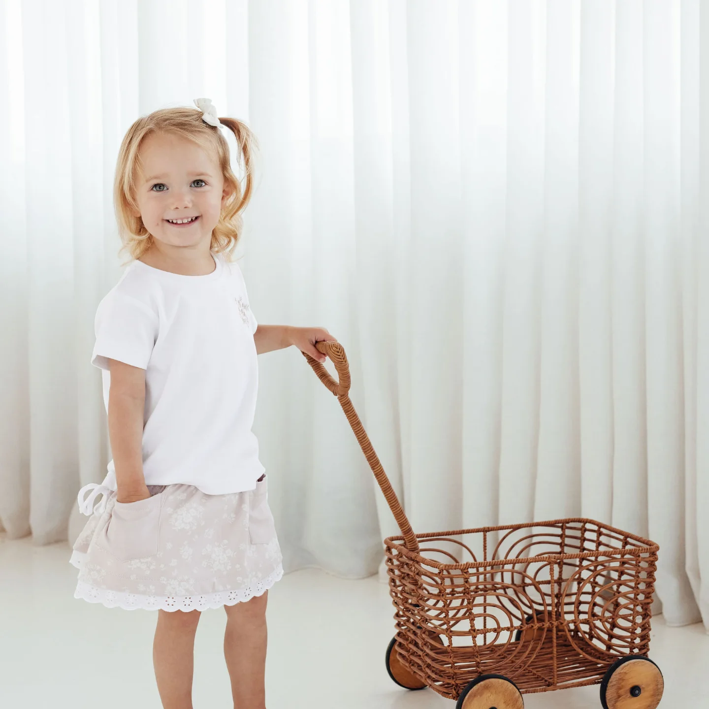 Aster & Oak Facebook ad