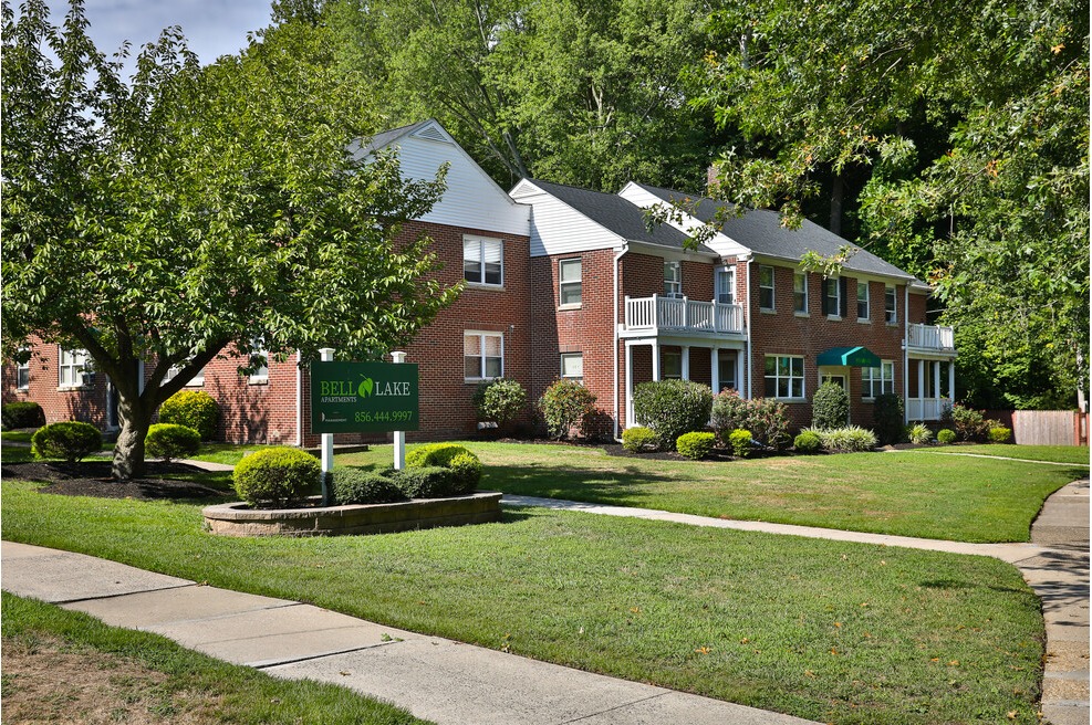 Divvone Mgt Leasing Facebook ad: 2 Beds 1 Bath Apartment