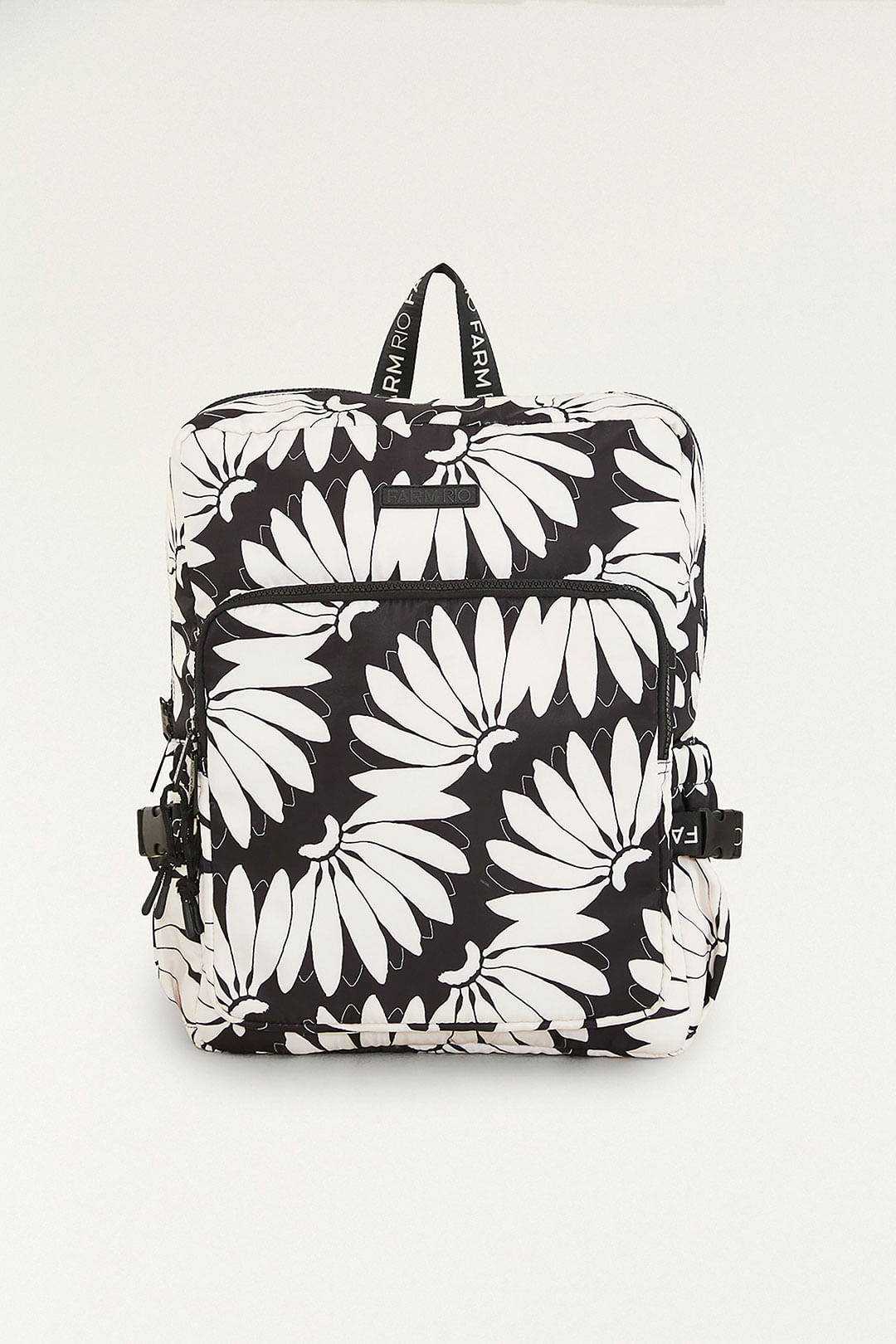 adoro FARM Facebook ad: agora o lifestyle da FARM tem nome e…