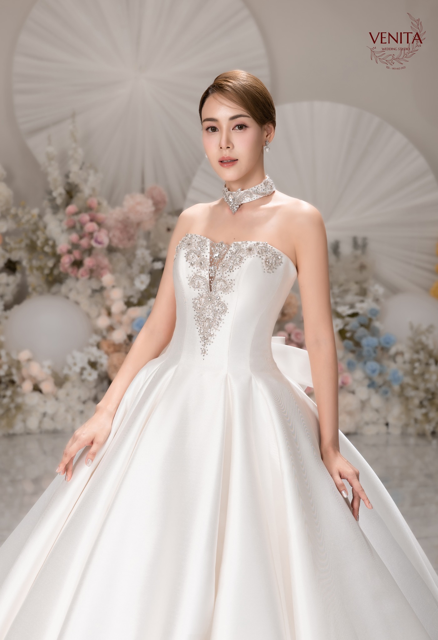 VENITA Wedding Studio Facebook ad: ชุดแต่งงาน ระดับ LUXURY คอลเลคชั่นใหม่ จากห้องเสื้อ VENITA