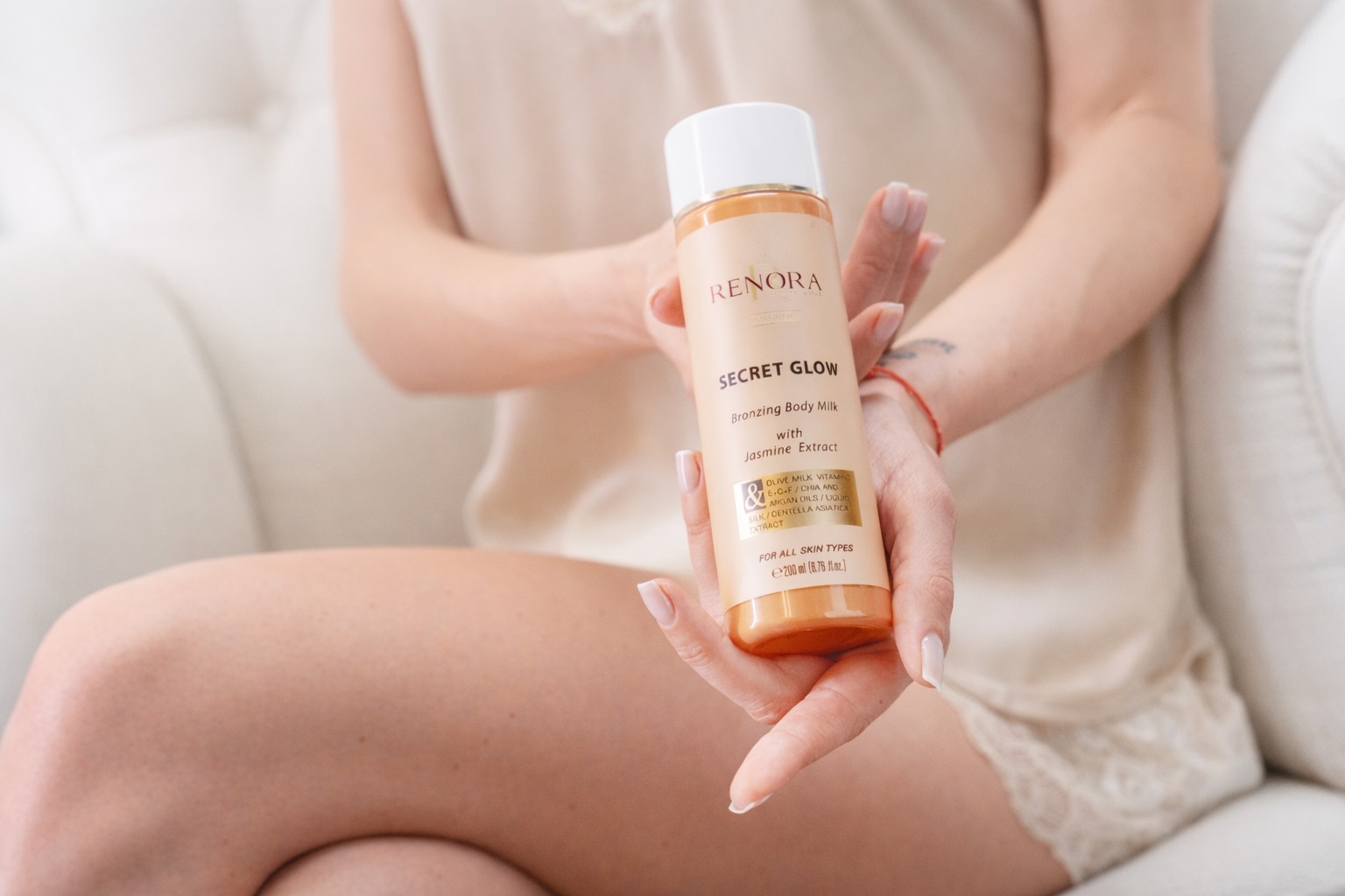 Renora Cosmetics Facebook ad