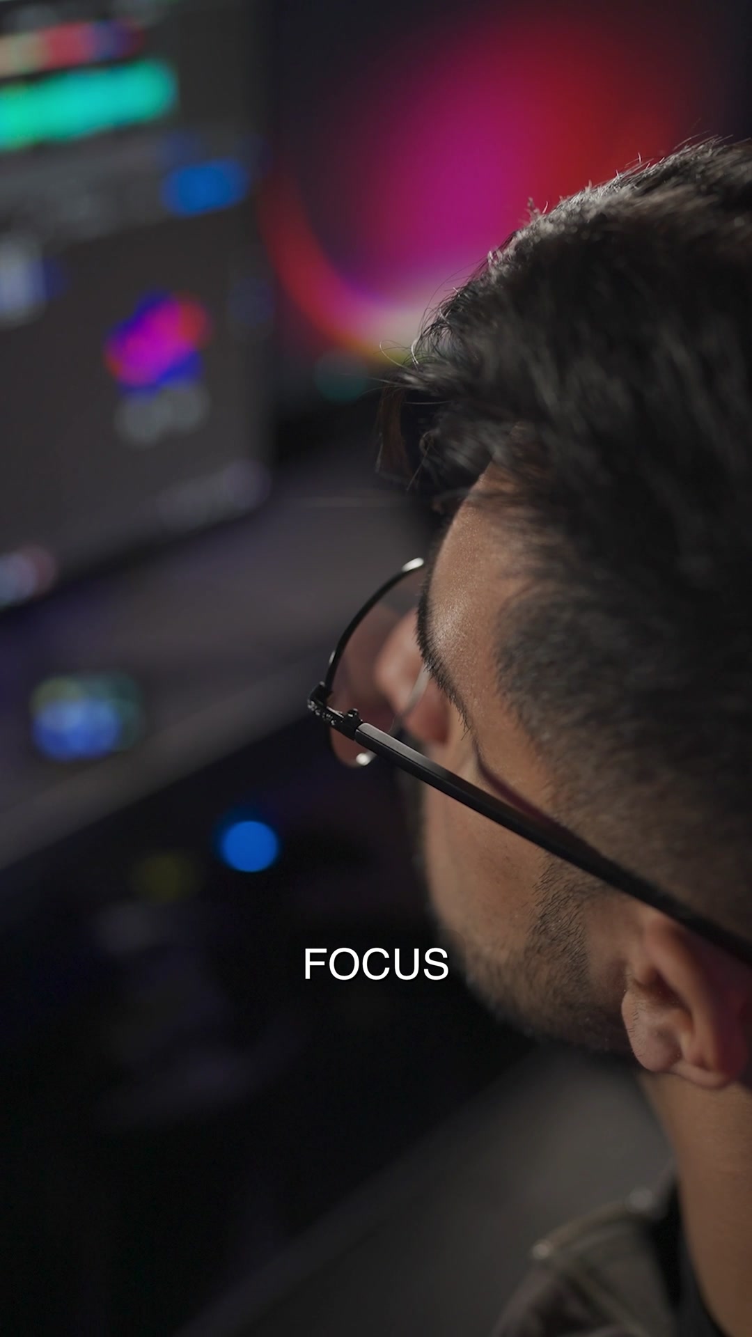 Circulrco Facebook ad: No risk premium blue light glasses.