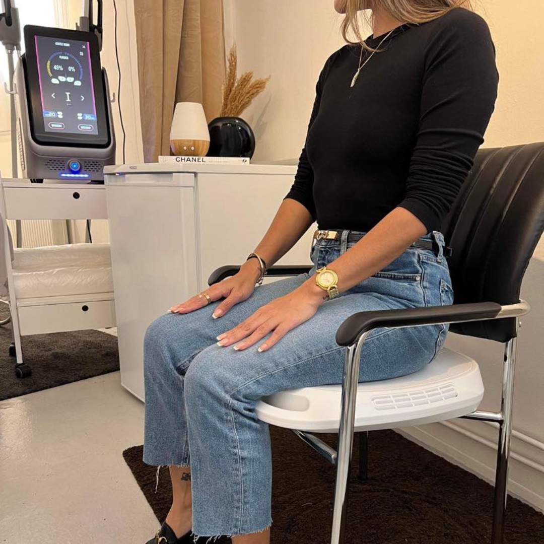 Klinik Re:define Facebook ad: Prøv Pelvic Seat til halv pris og styrk bækkenbunden som…