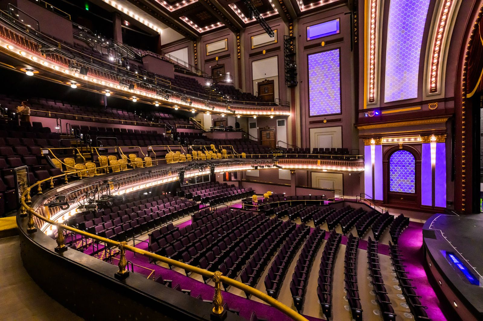 The Children's Theatre of Cincinnati Facebook ad: Find adventure at The Emery Theater.