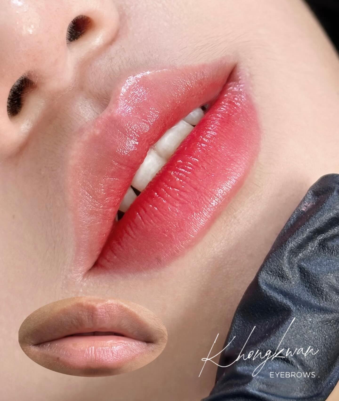 Khongkwan Eyebrows สักคิ้วลายเส้น 6 มิติ และสักปาก Facebook ad: ᴏᴍʙʀᴇ’ ʟɪᴘ ʙʏ ᴀʀᴛɪsᴛ ᴋʜᴏɴɢᴋᴡᴀɴ 𐙚 ⋆˚.⋆ ʟɪᴘ…