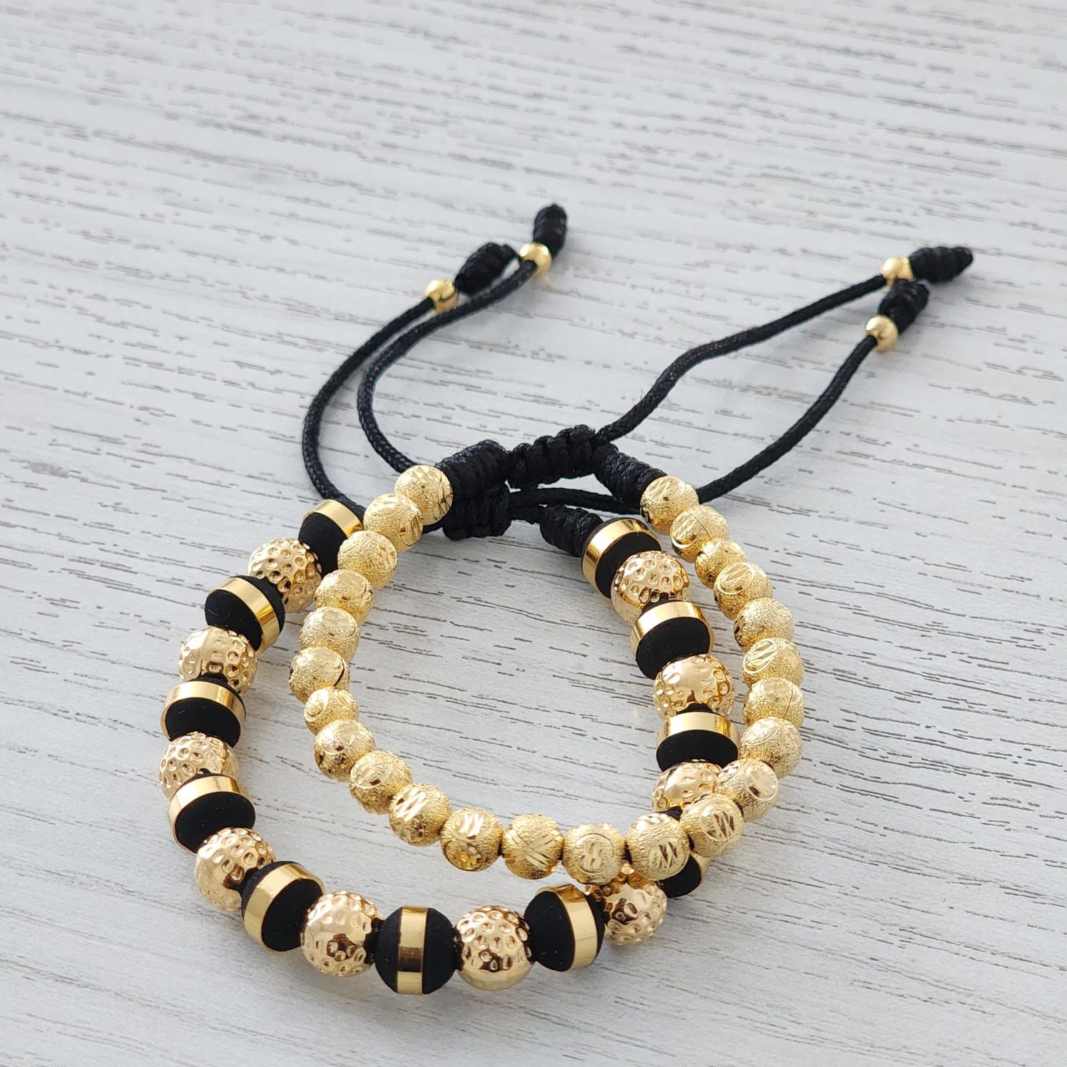 Dani Jewelry Colombia Facebook ad: 2 Manillas Oro Laminado 18k