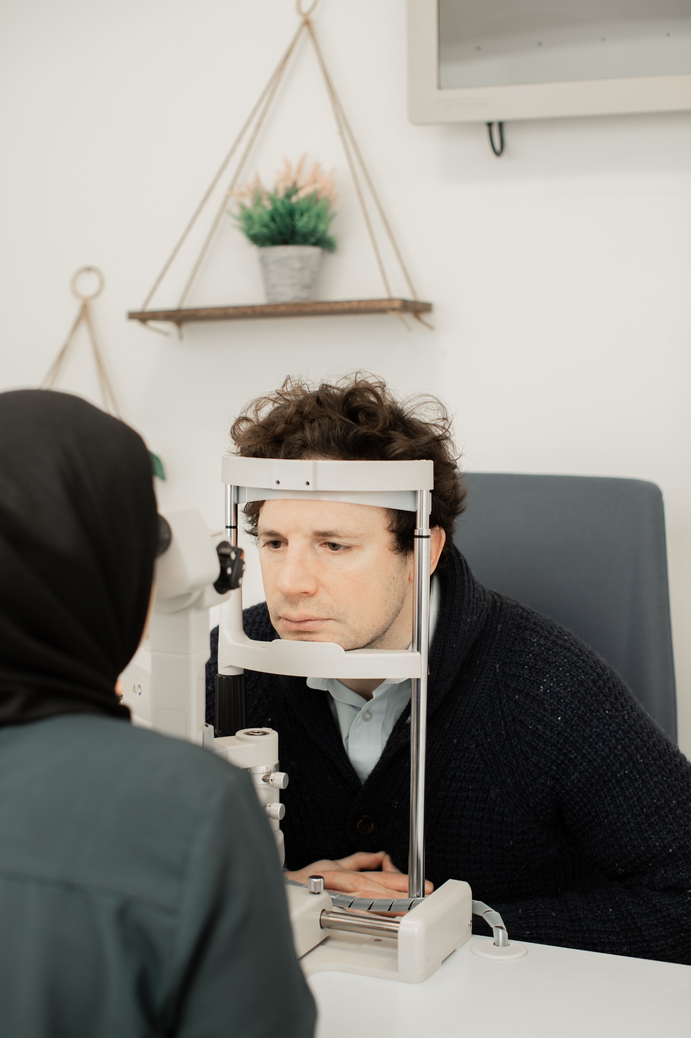Hodd Barnes Dickins Opticians Facebook ad: Spending long hours in front of screens? A comprehensive…