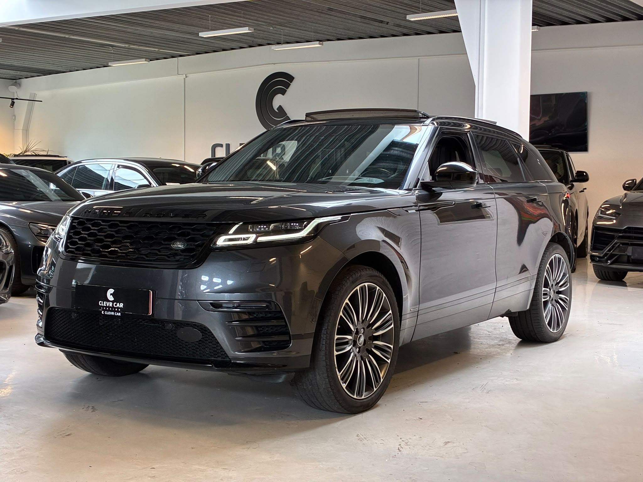 Clevr Car Leasing Facebook ad: Stilren, luksuriøs og ekstrem veludstyret Range Rover Velar!
