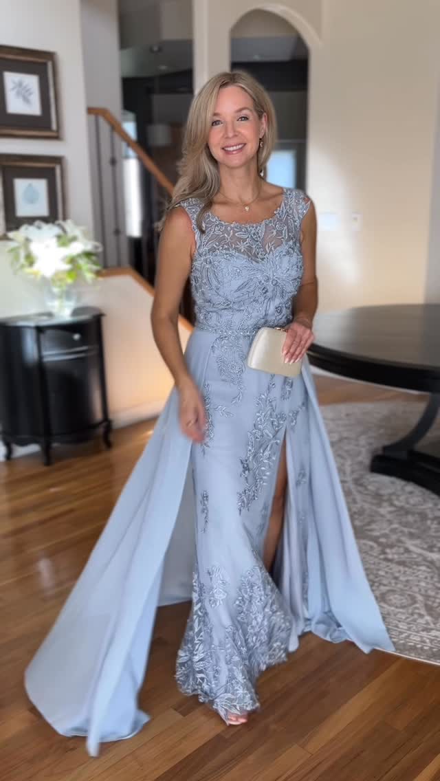 JJ's House Facebook ad: One dress. Two stunning looks