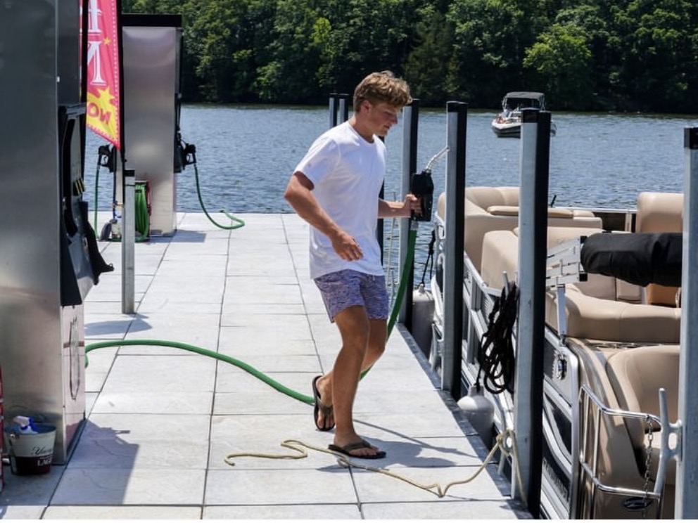 Lucky's Gas Dock and Boat Rental Facebook ad